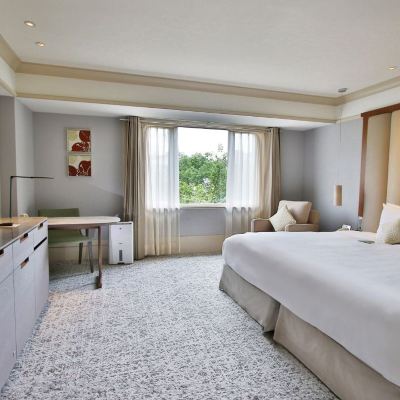 尊爵大床房 (附行政酒廊禮遇) 台北老爺大飯店優惠