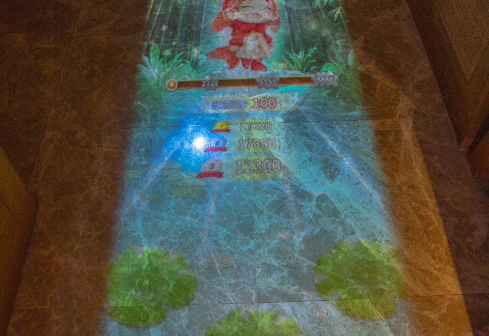 鲤跃龙门森景亲子双床房-AI智能桌游-地投游戏