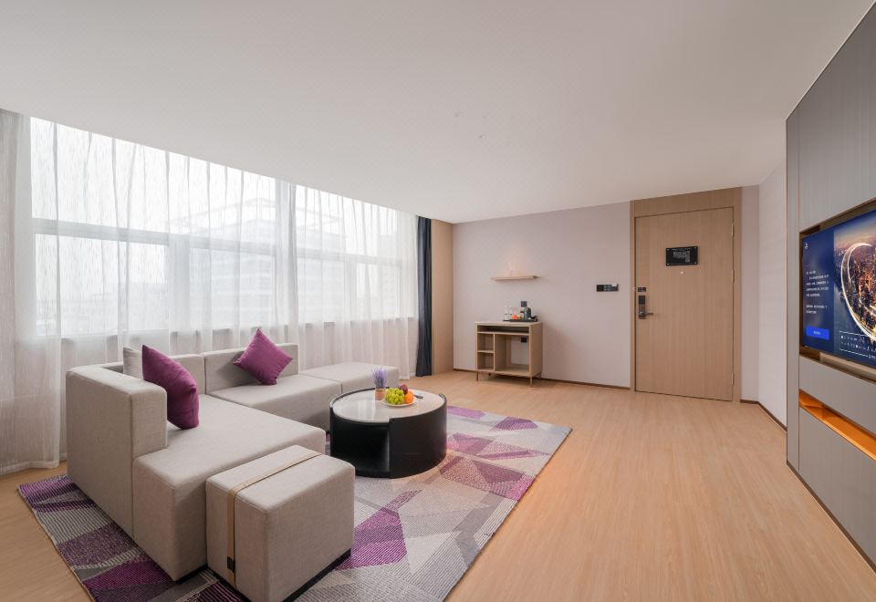 丽遇高级套房（麻将，智能客控,电视投屏，慕思床垫）