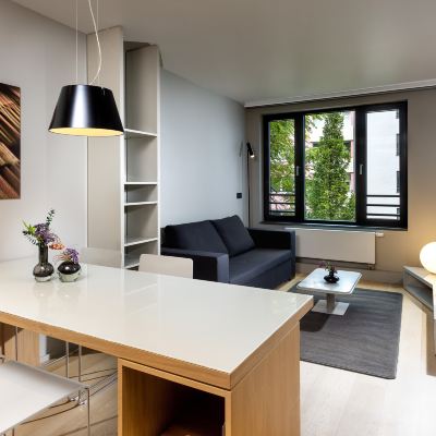 One Bedroom Apartment (2 adults + 1 child)