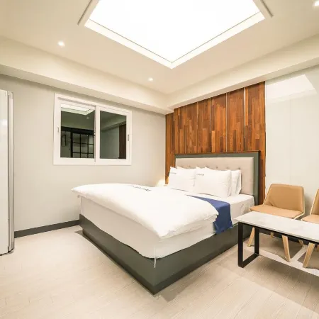 HOTEL CENTUM