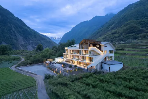 Yepian Meiduo Leaf Bloom Snowy Region Healing Homestay