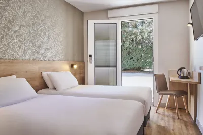 Kyriad Sens Hotels in 