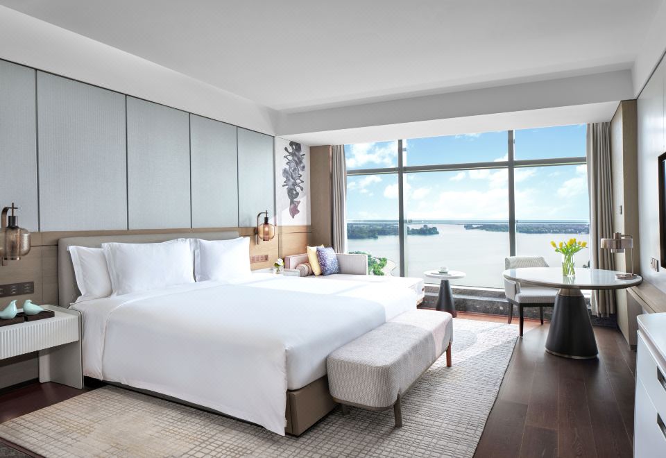 Cordis, XuzhouDeluxe Lake-view Queen Room