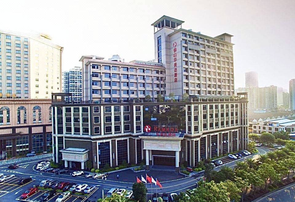 Ramada Foshan Hotel - Housity