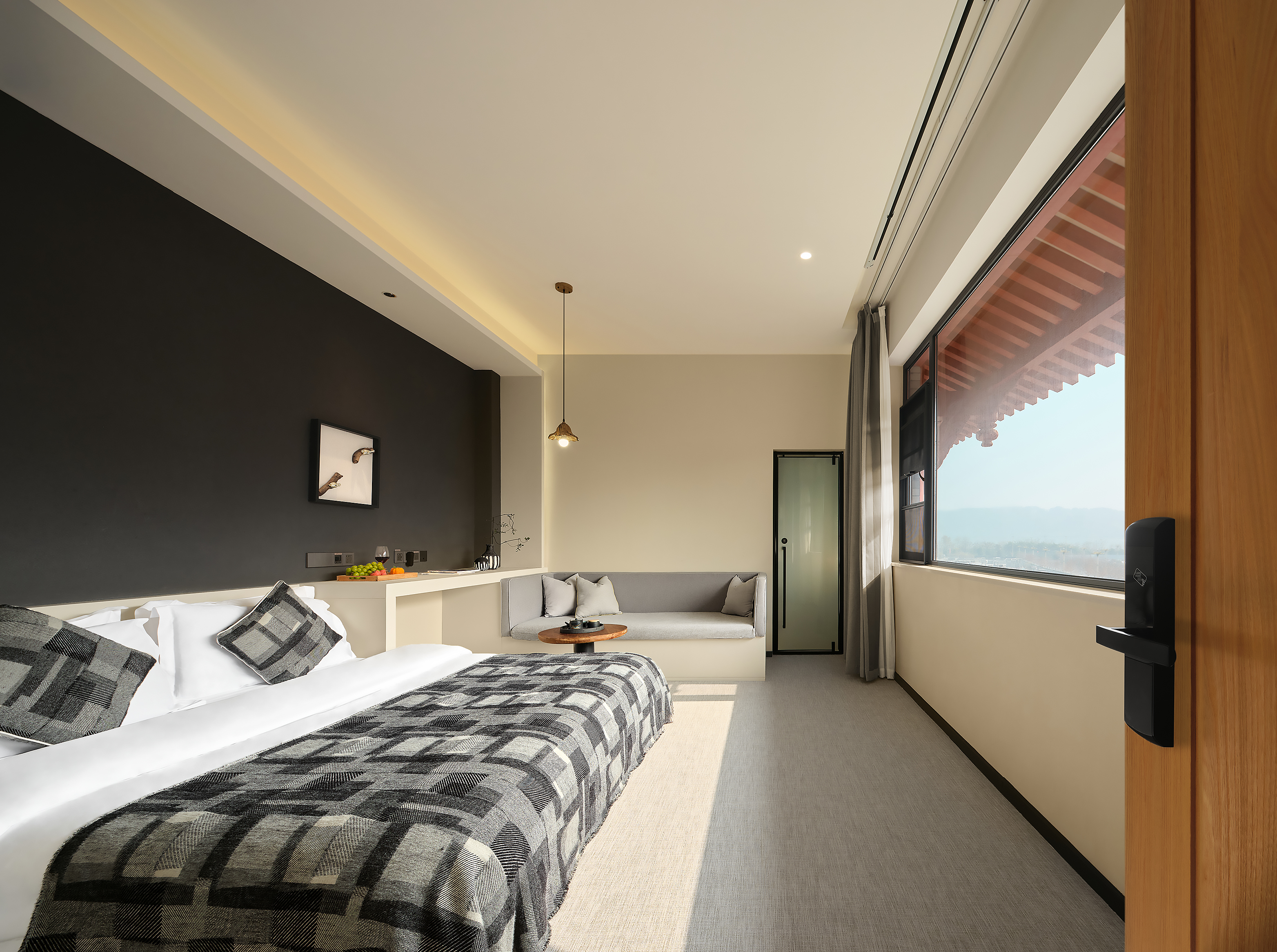 Xianting Movie-Viewing Double Bed Room (Heated Floor + Drop-down Style Projection + Mini Fridge + Smart Guest Control + Fresh Air)