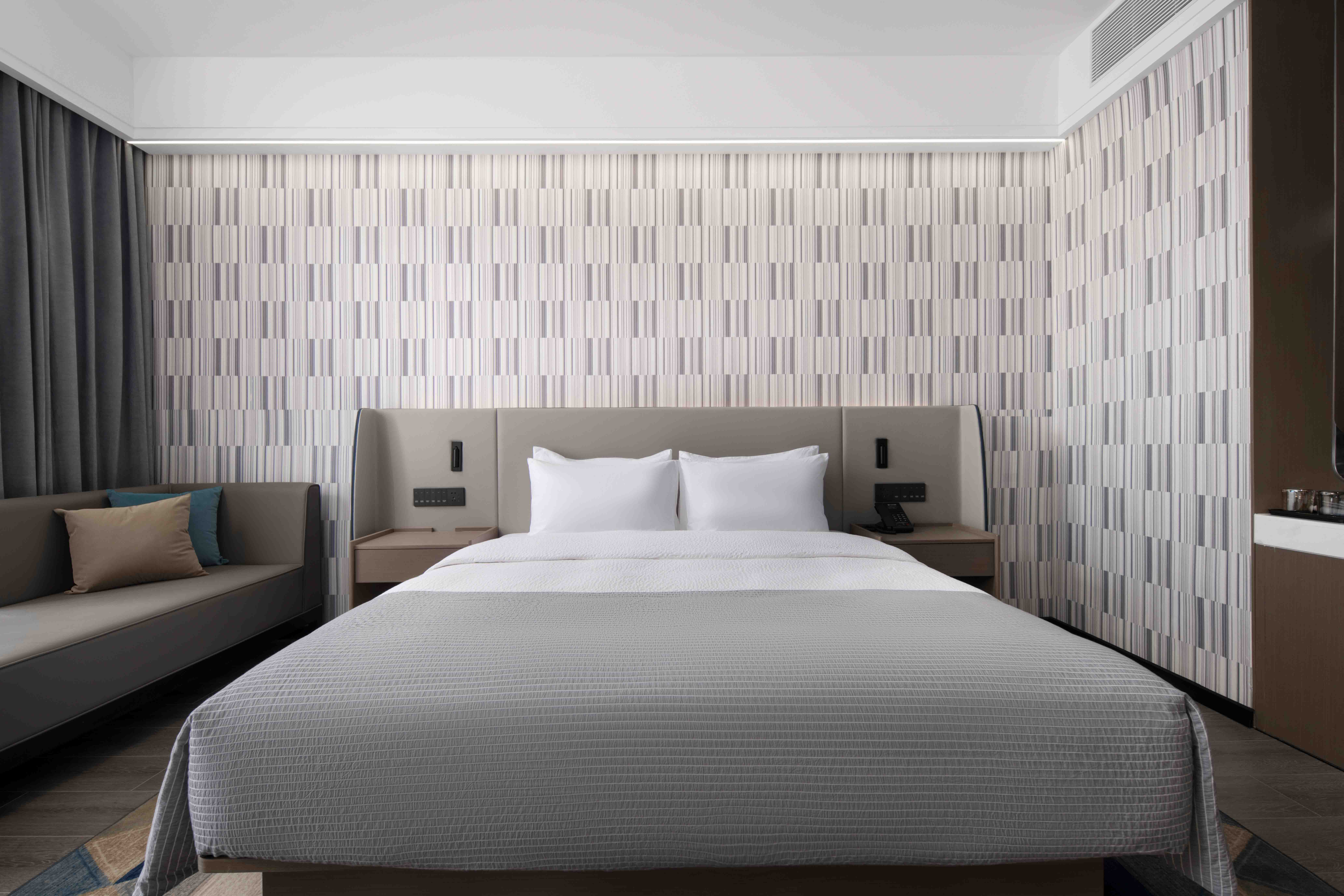 豪华大床房（景观落地窗+加湿器+金可儿床垫+智能投屏）