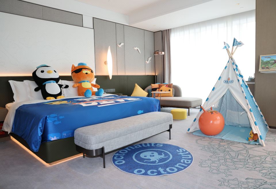 Crowne Plaza Jinan Runhua HotelFamily-friendly Queen Room