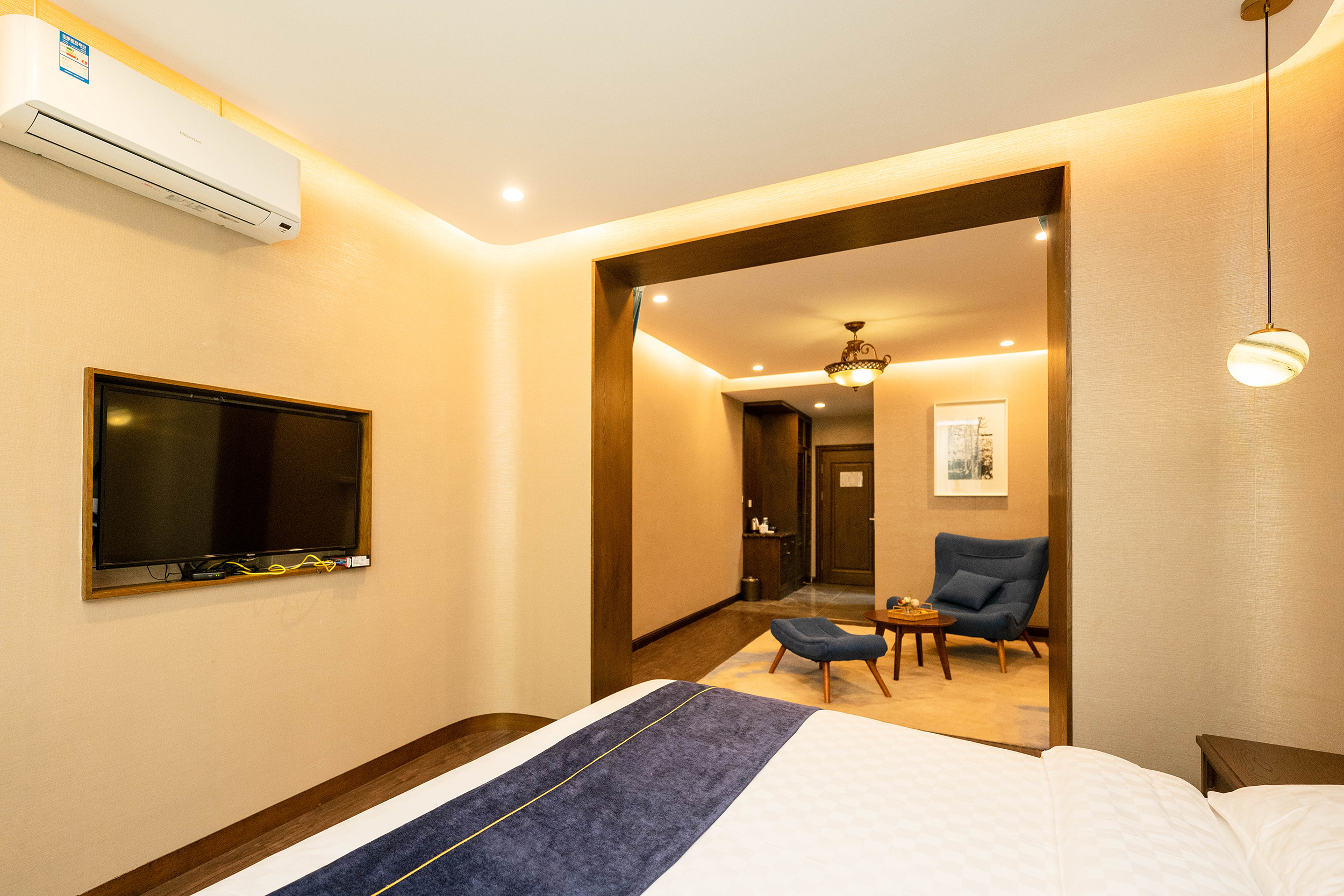 林间墅听海大床房（围炉夜话）