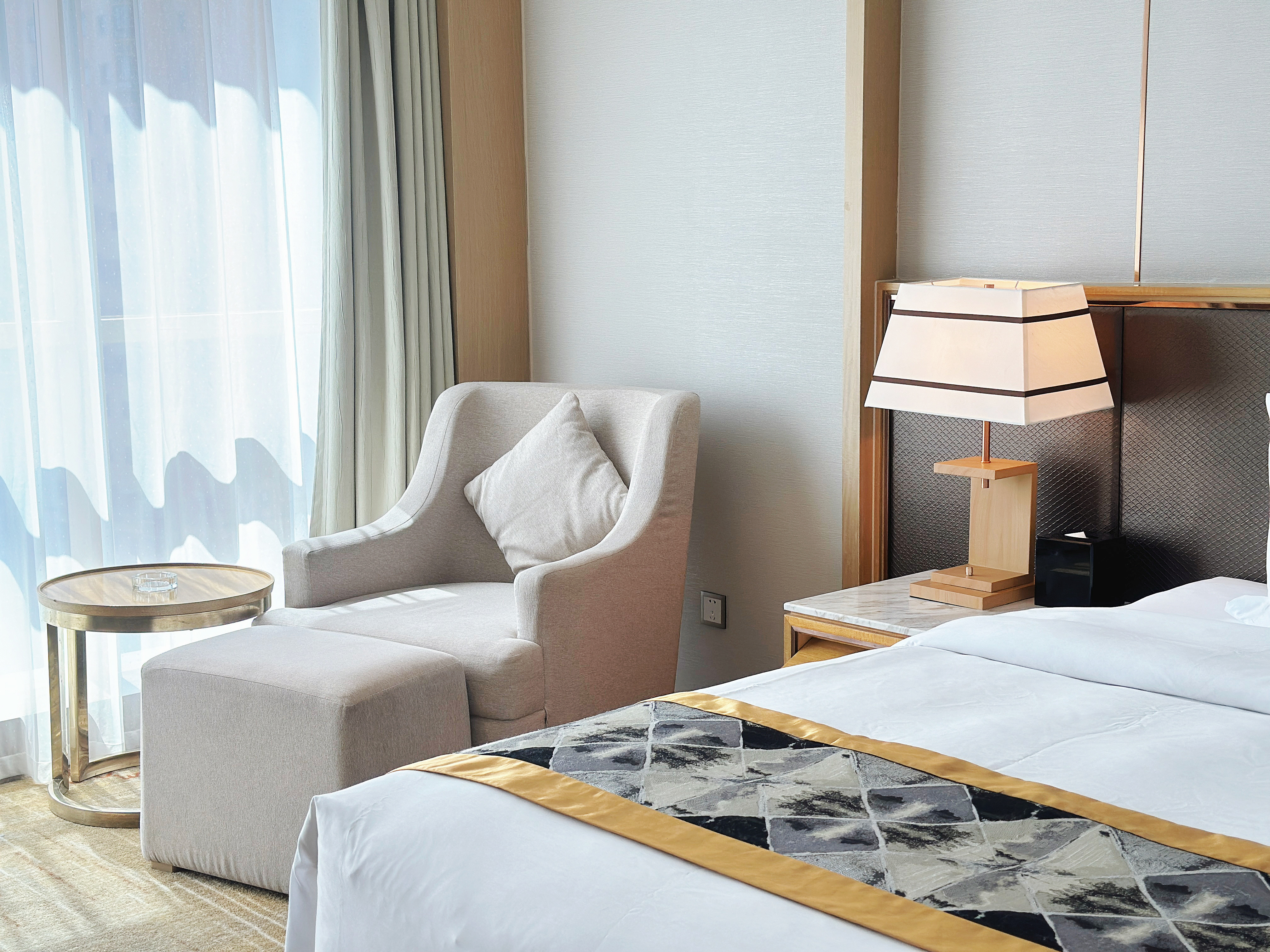 沉浸觀影?影音大床房|巨幕觀影|影視會員