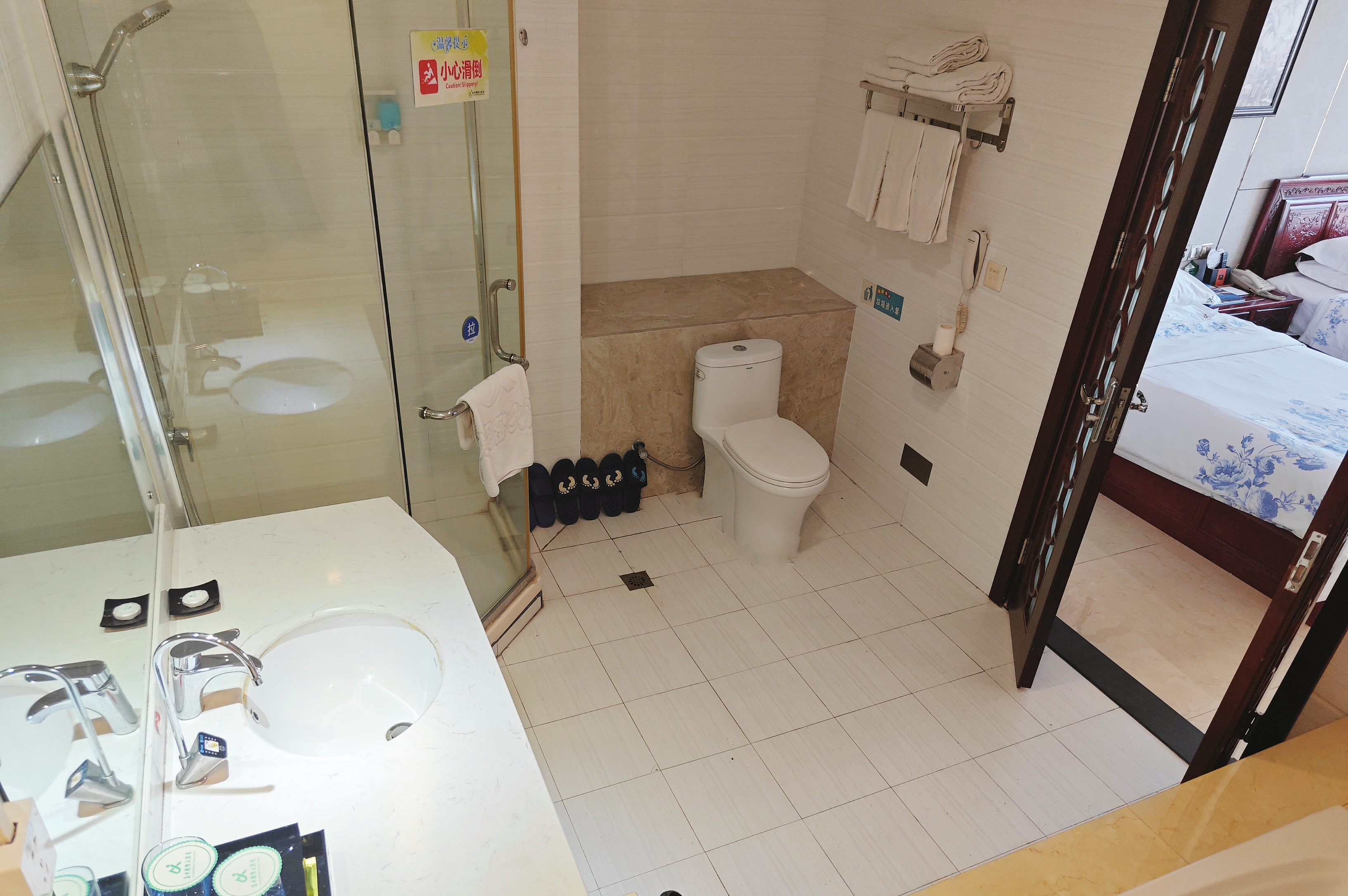 Yuxia International HotelTriple Room