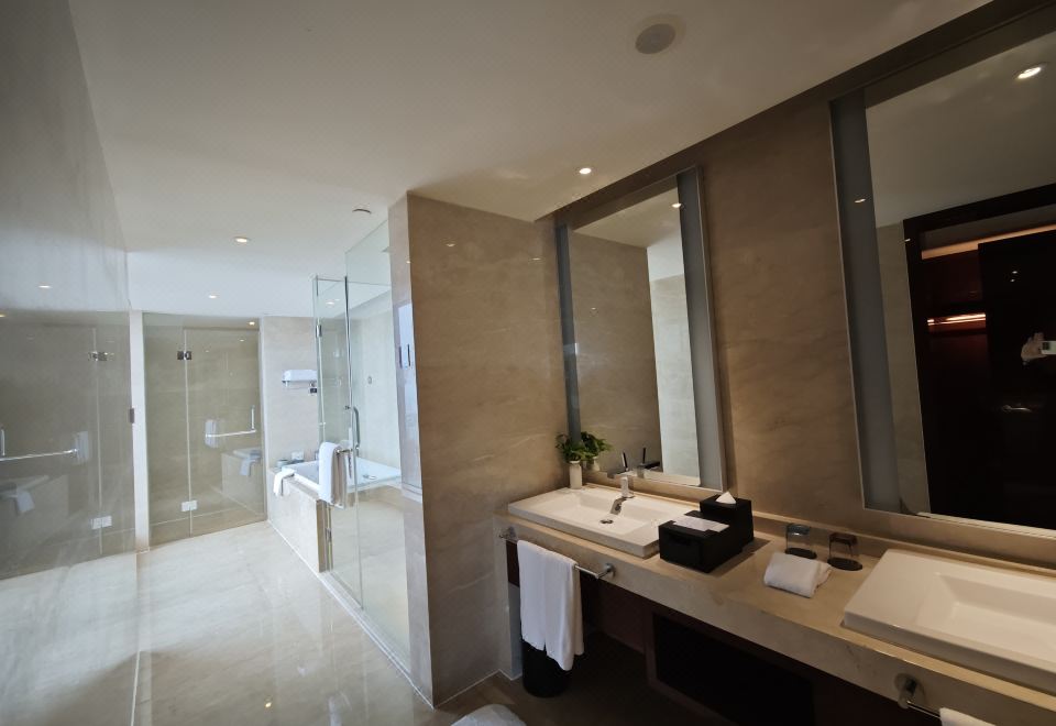 Swiss Grand NanchangDuplex Suite