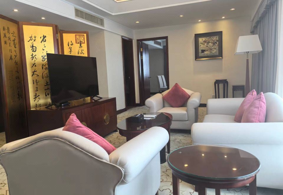 行政豪华套房（小度音箱+助眠床垫+180度全景）