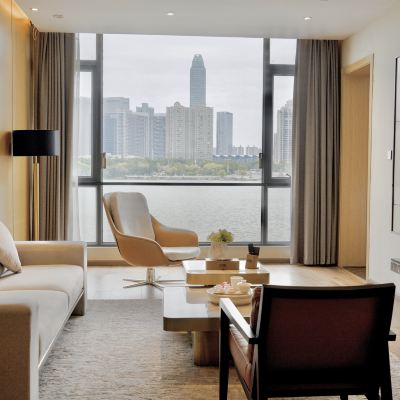 豪華江景套房（冰箱+浴缸） 惠州朗曼飯店（西湖水東街店）優惠