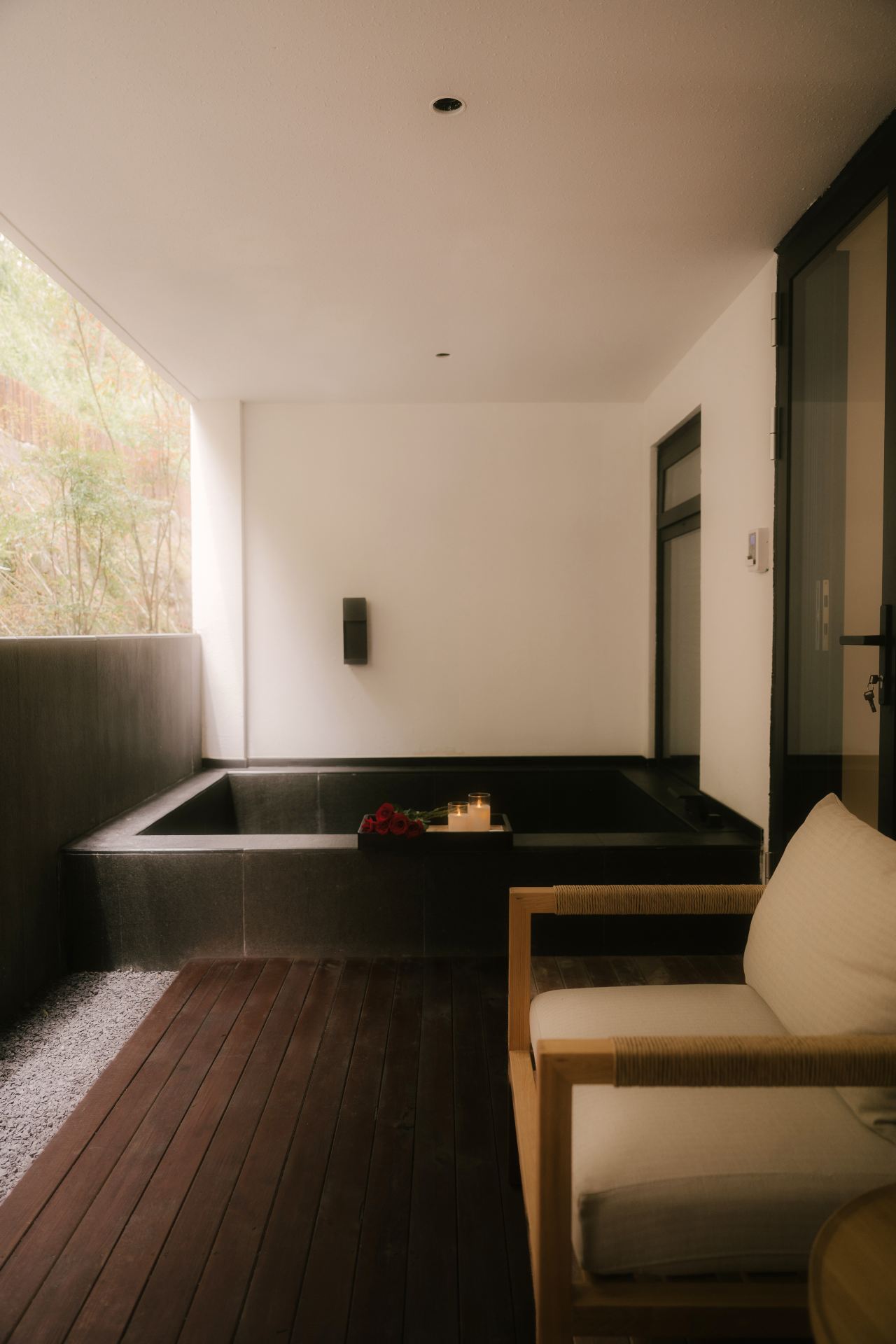 Shanyue Ji Poolside Garden Mountain-View Private Hot Spring Double Bed Room