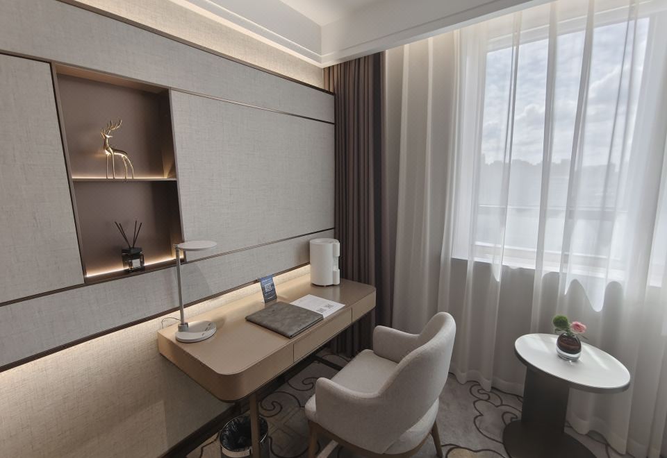 商務尊享大床房（蒸汽熨斗）