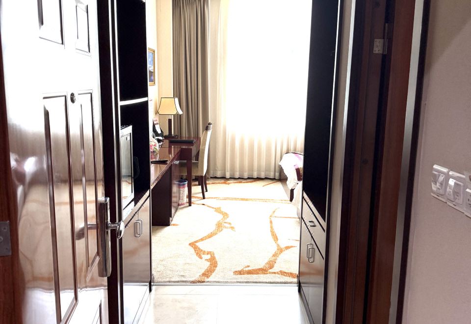 Soluxe HotelDeluxe Double Bed Room