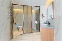 CLOUDS HOTEL