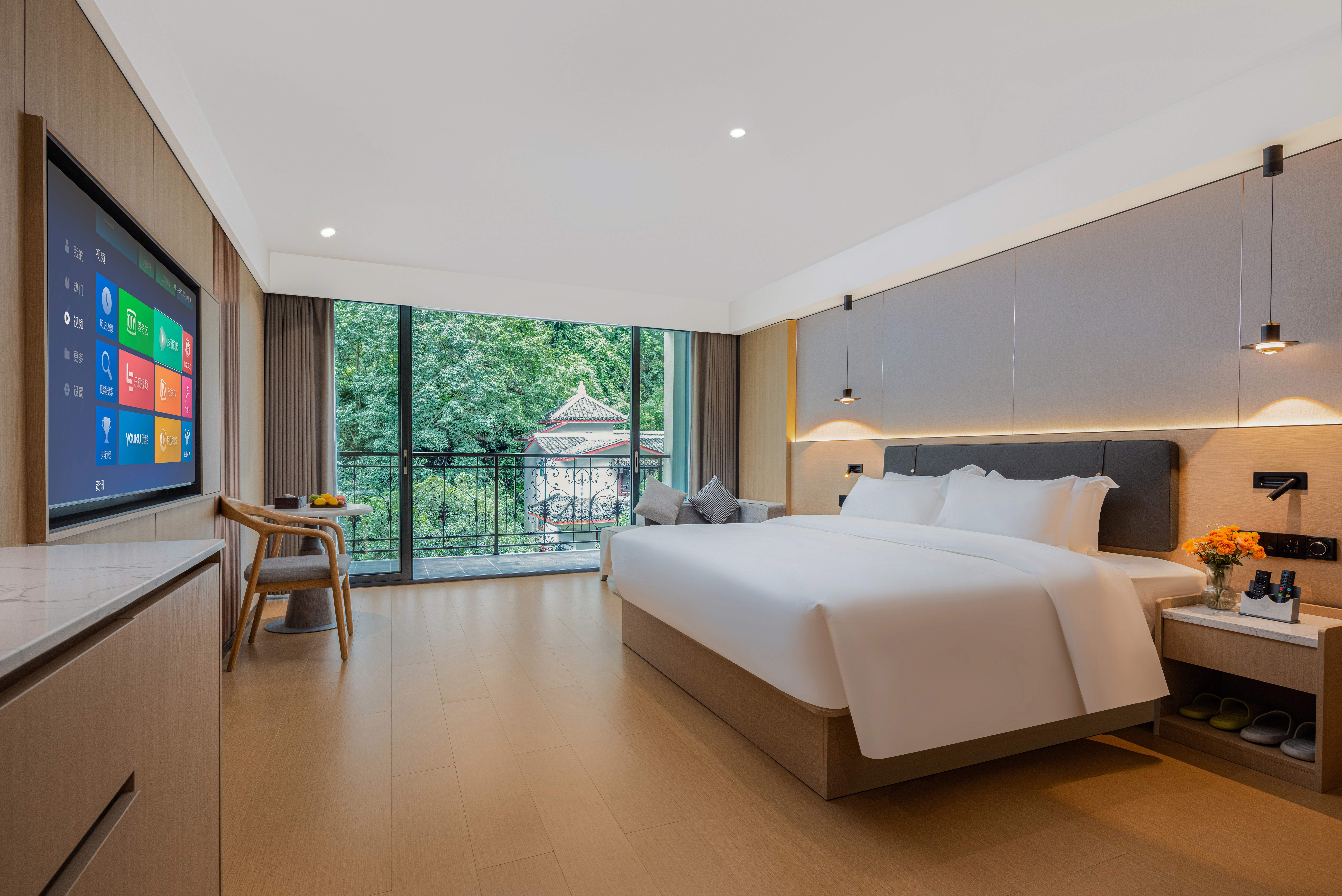 双卧家庭连通房（乳胶床垫+Mini小冰箱+智能马桶）