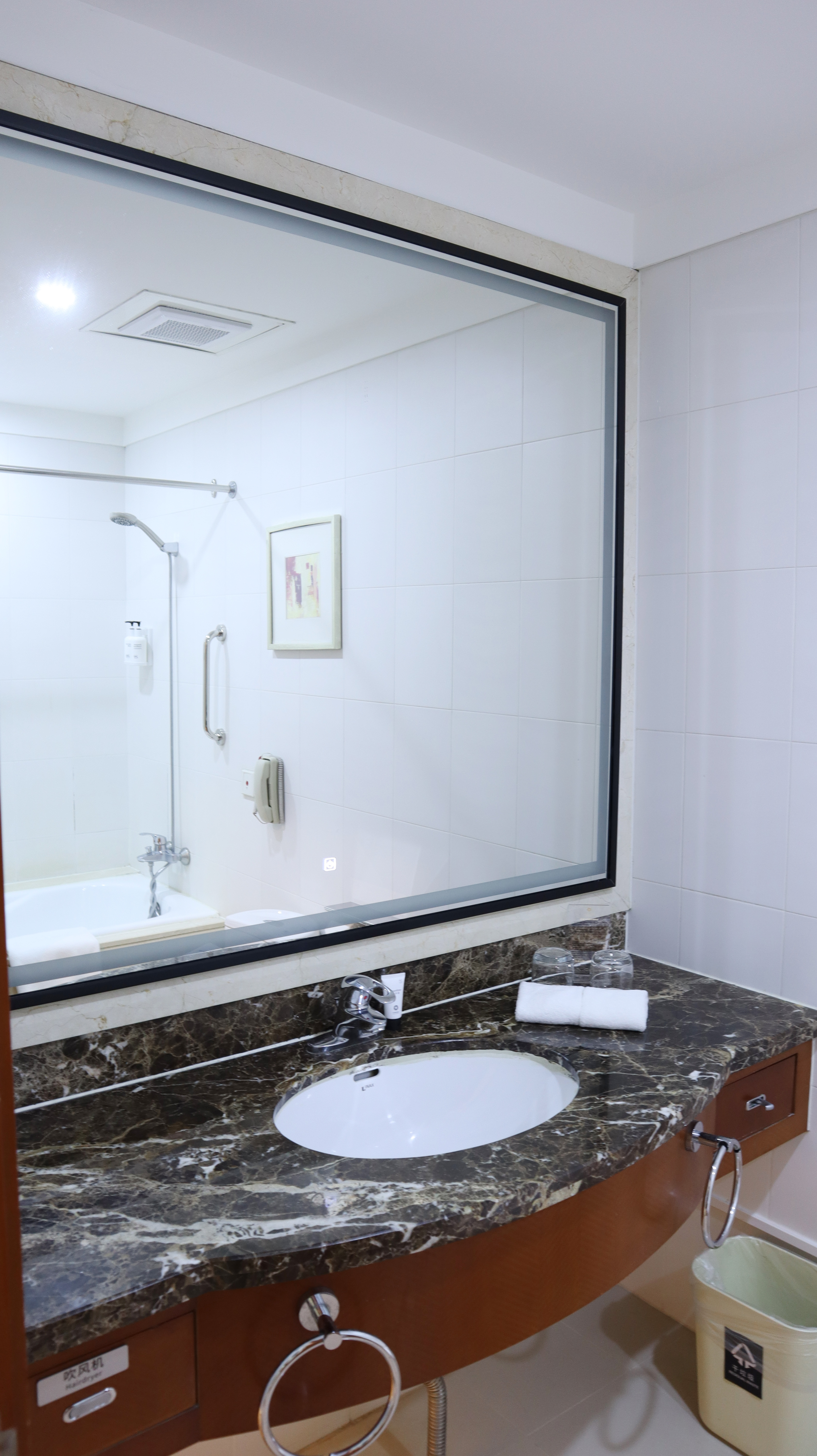 豪华空气清新双床房