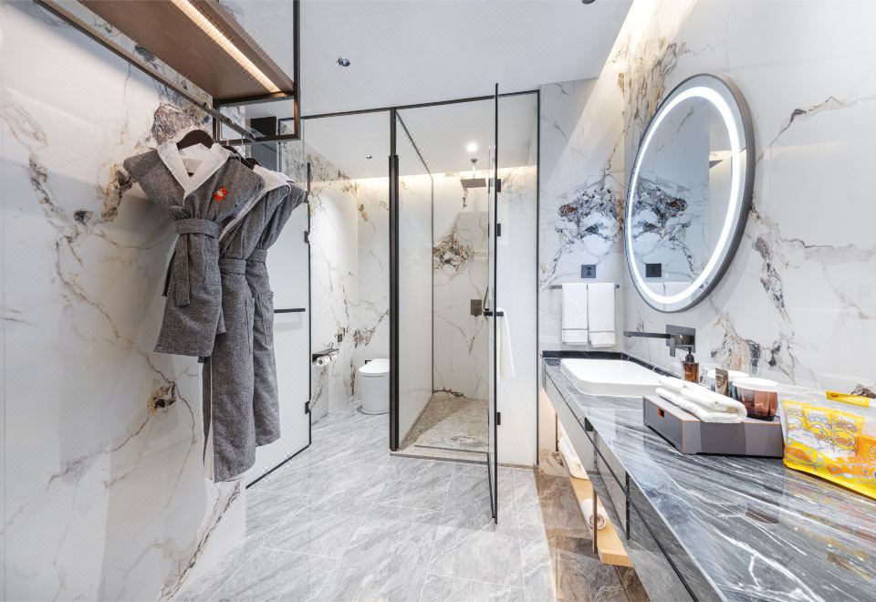 行政大床房（智能客控+Coffee机+加湿器+MIni吧+浴袍）