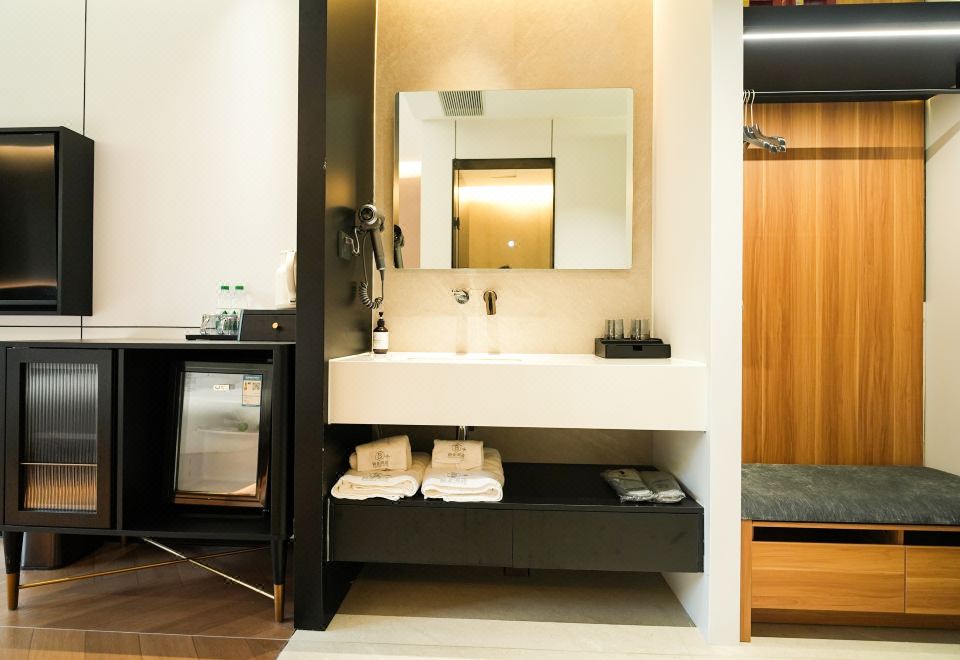 优选谧静大床房