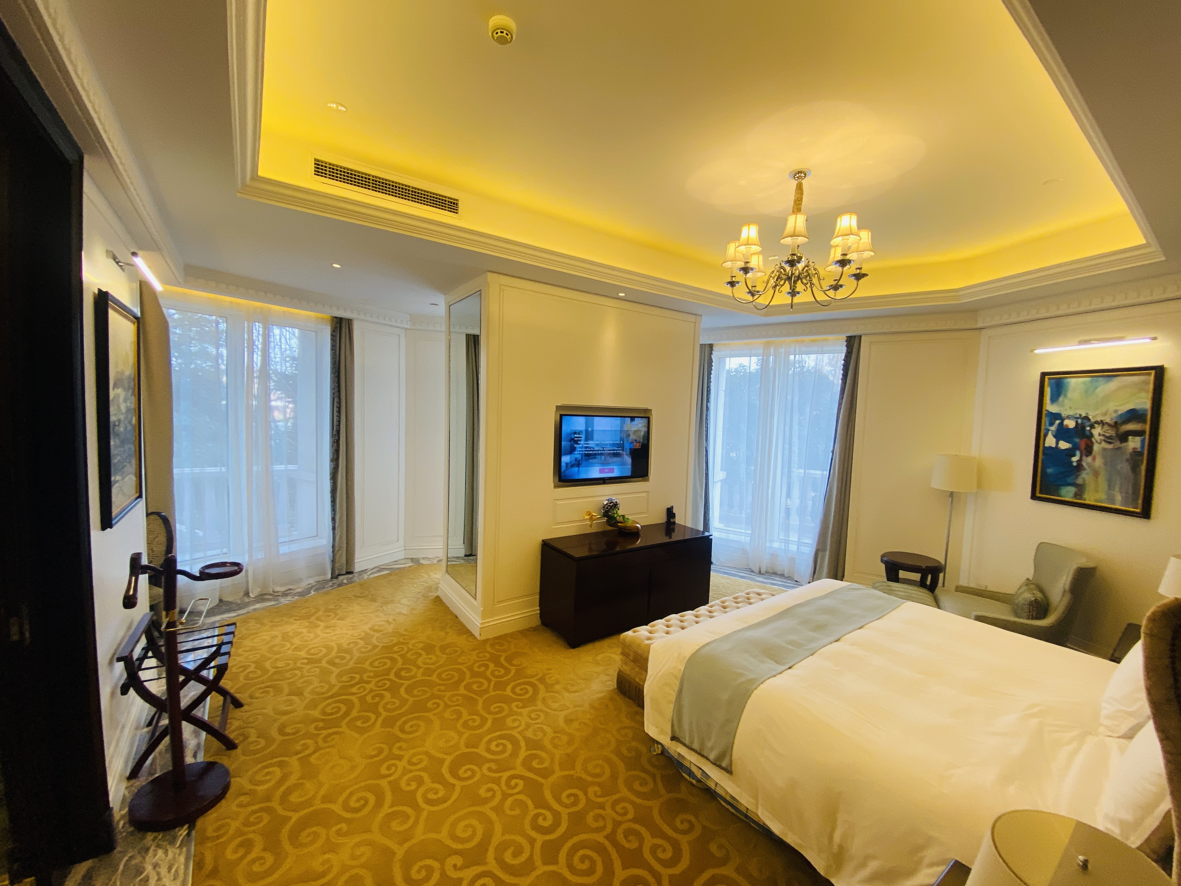 加床园景家庭阳台套房