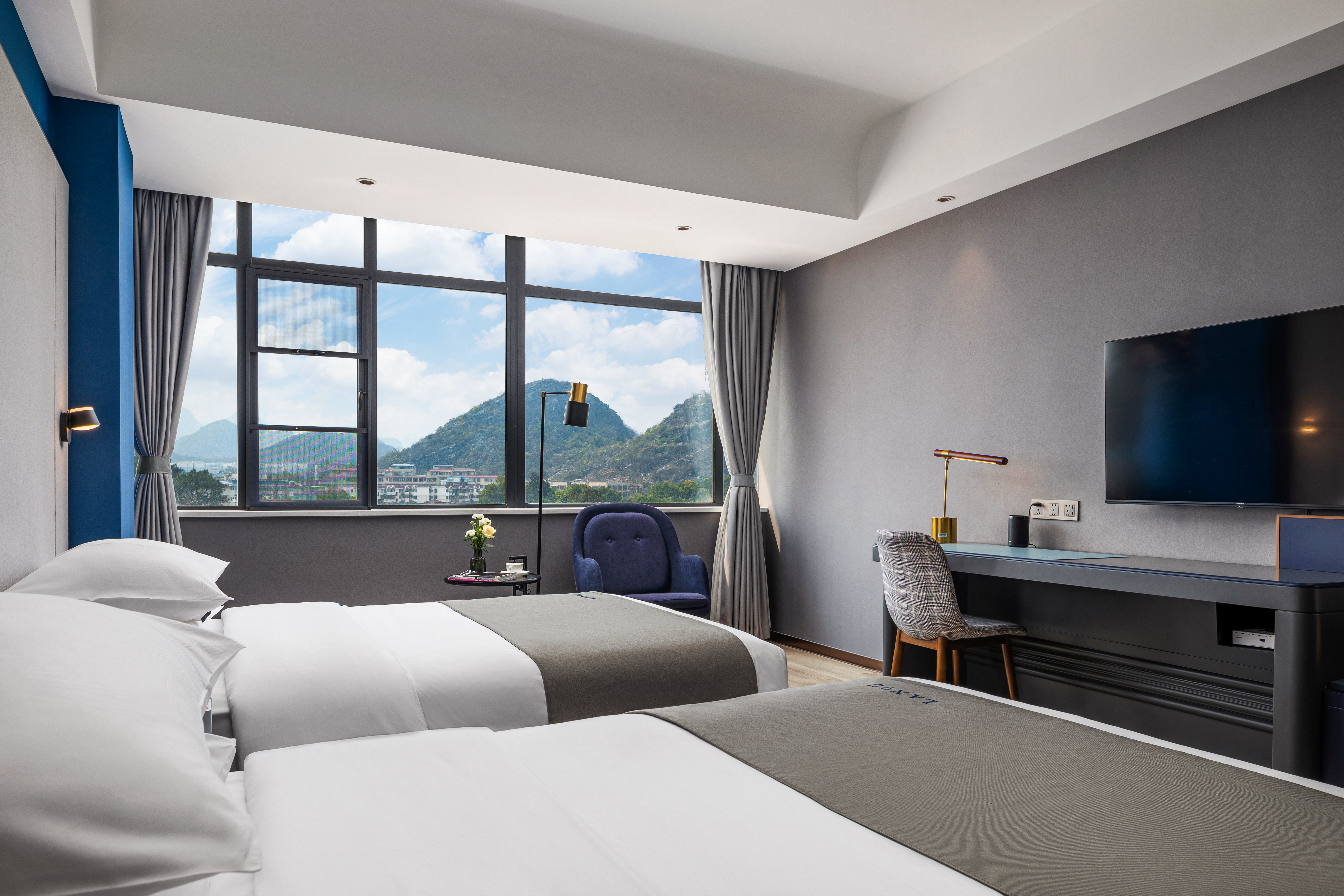 行政智能双床房丨城市夜景+隔音玻璃+品牌床垫