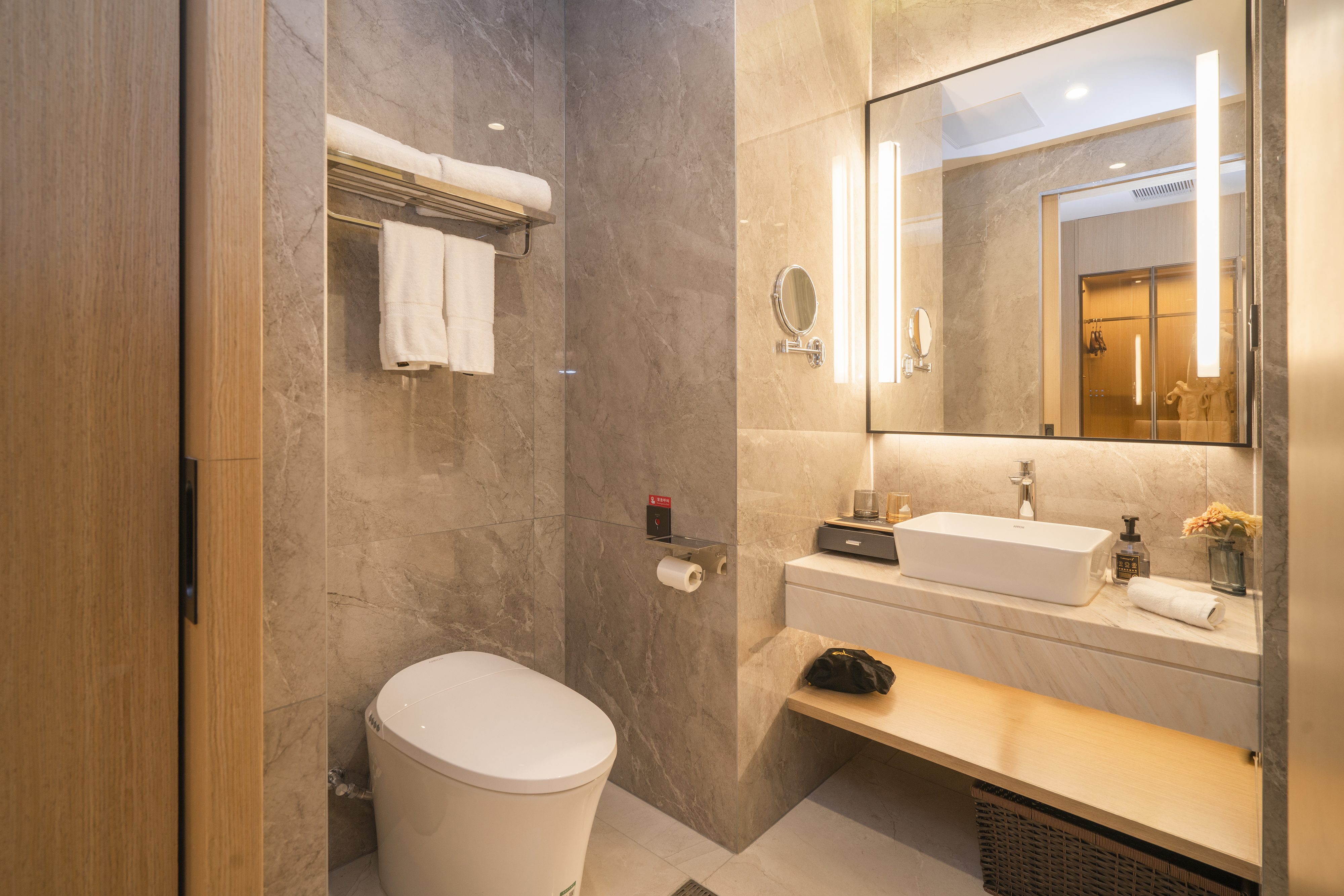 豪华双床房【零压记忆床垫+舒适羽绒被+乾湿分离】