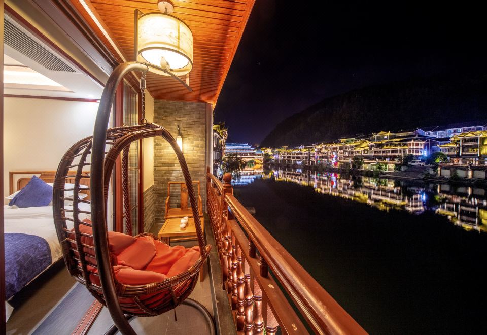 Mingchan River-View Balcony Twin Room-Large Space