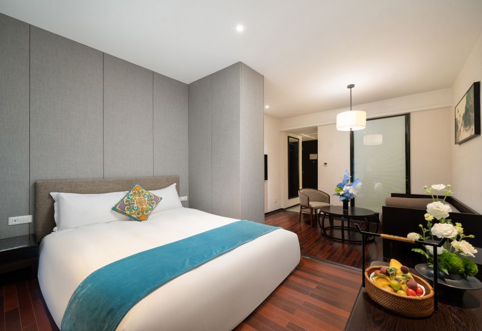Japanese-Style Tatami Room (Meeting&Leisure Area + Peaceful Night's Sleep)