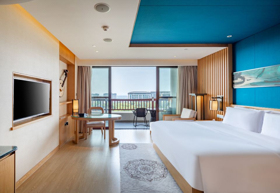 御園大床房（圓形浴缸·落地窗·獨立陽台）