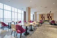 Lifeng Hotel (Guangshui Yingshan Branch)