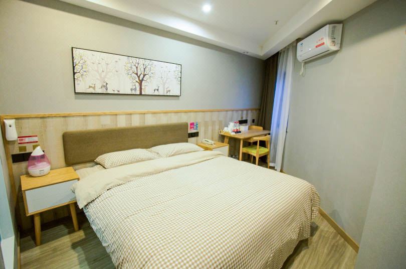標準大床房