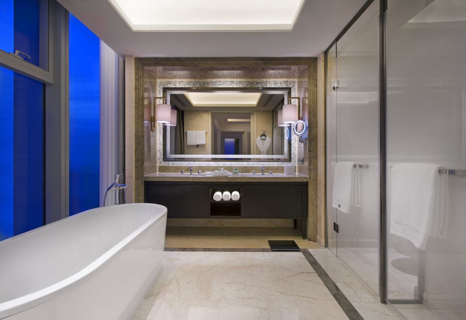 The Westin QingdaoPanorama Sea-View Wedding Room