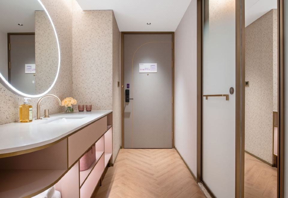 Delightful Standard King Room