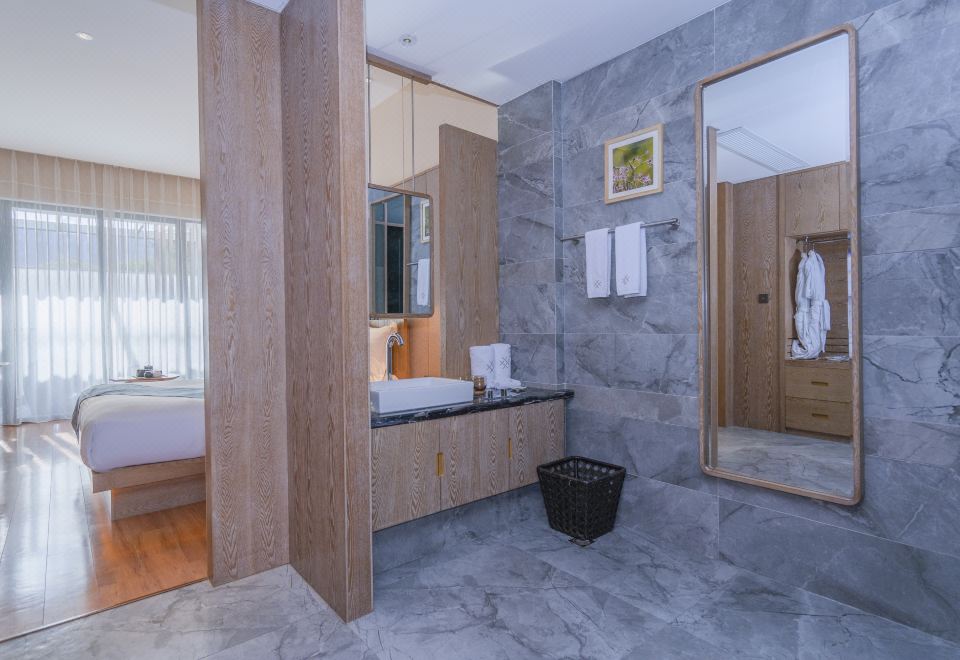 C区无垠双拼大床房,舒适5A级鹅绒被,独立衞浴,中央空调