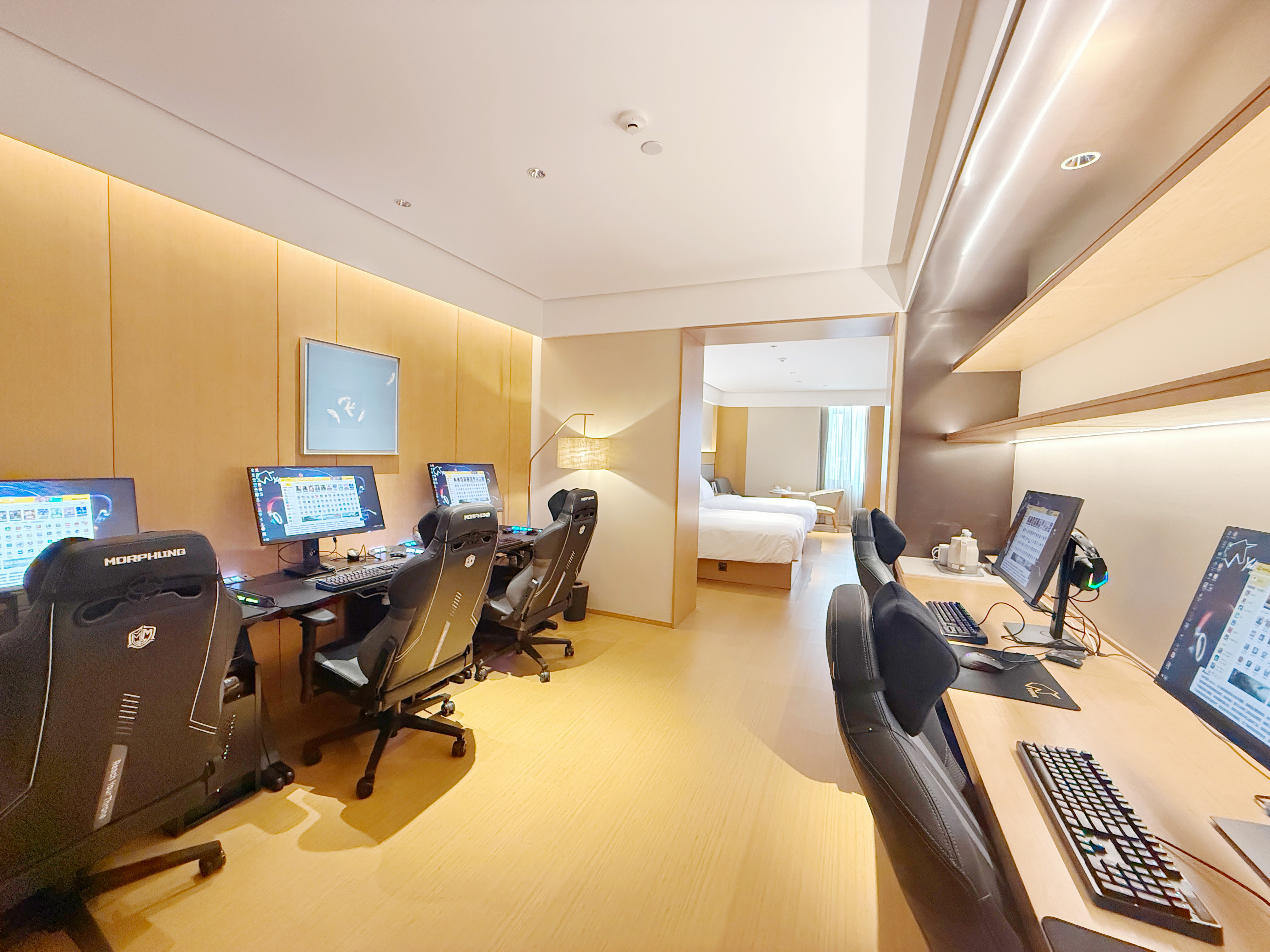 五人电竞双床房