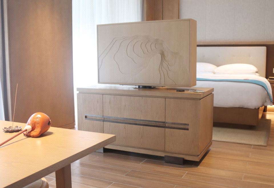 Wingate by Wyndham Hainan ChengmaiTheme Zen Room (Includes Wooden Fish, Heart Sutra, Incense, Taiji Costume, Blessing Plate, Tea Ware)