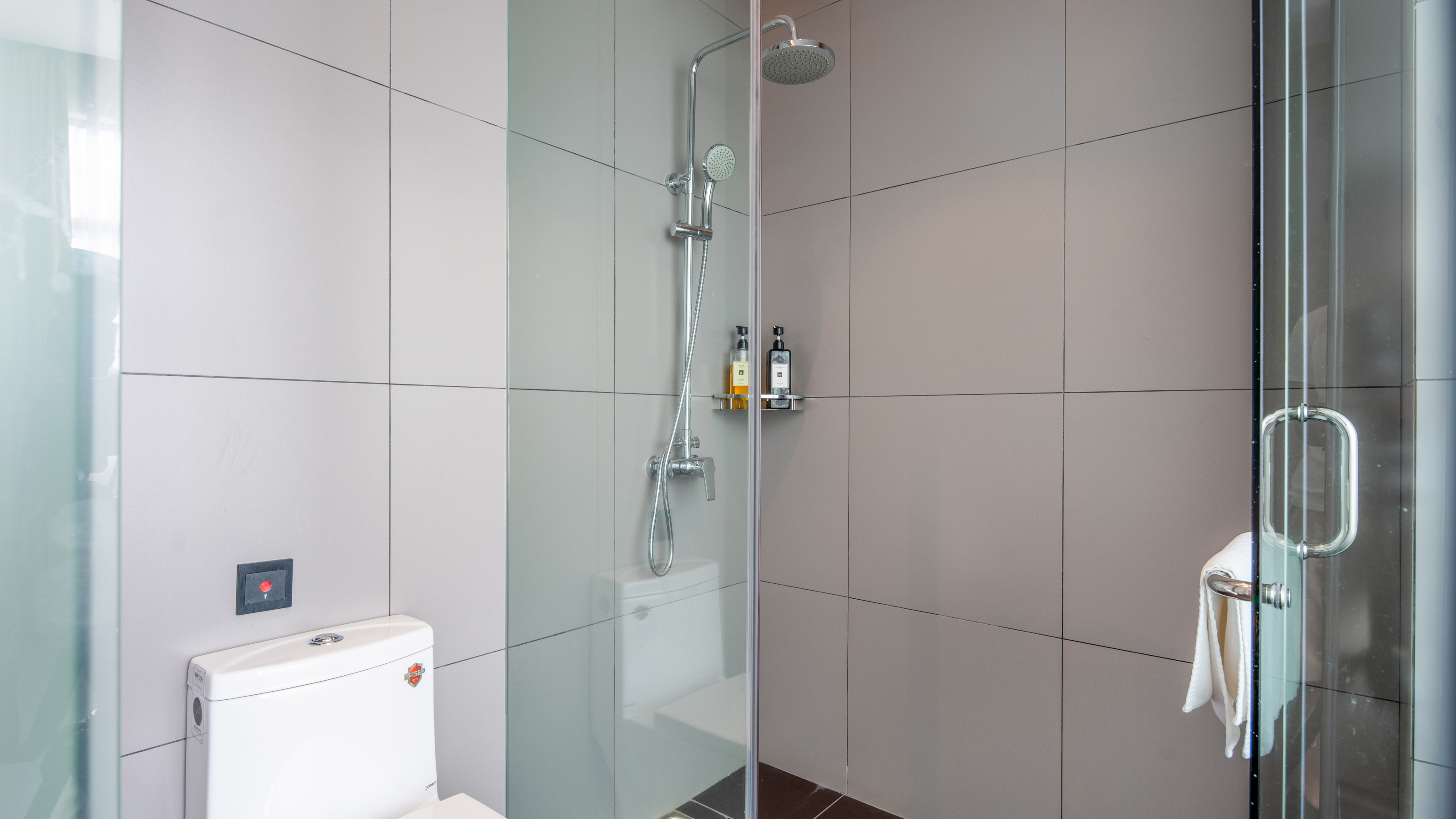 山景暖阳大床房