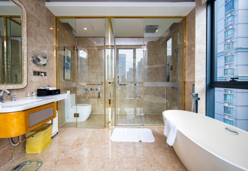 至尊行政豪華大床房-270°全景落地窗-辦公區-深泡浴缸