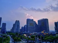 Muye Summit · Designer Hotel (Honggutan Wanda Qiushui Square Store) Hotels in 