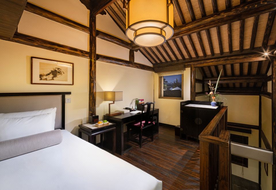 街景复式家庭套房