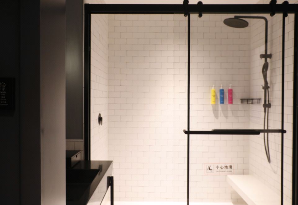 Moxy Shenzhen North StationStandard Twin Bed Room