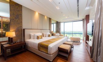 Summit Windmill Golf Suite Hotel at Suvarnabhumi