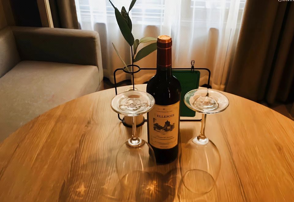 唯意轻奢主题房