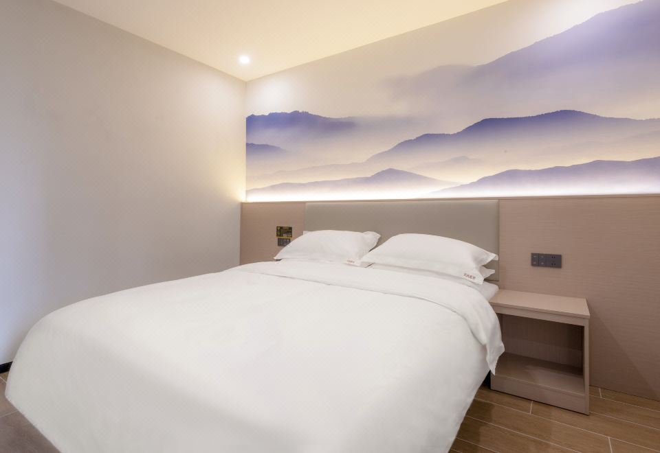 Featured Room (Double Bed)