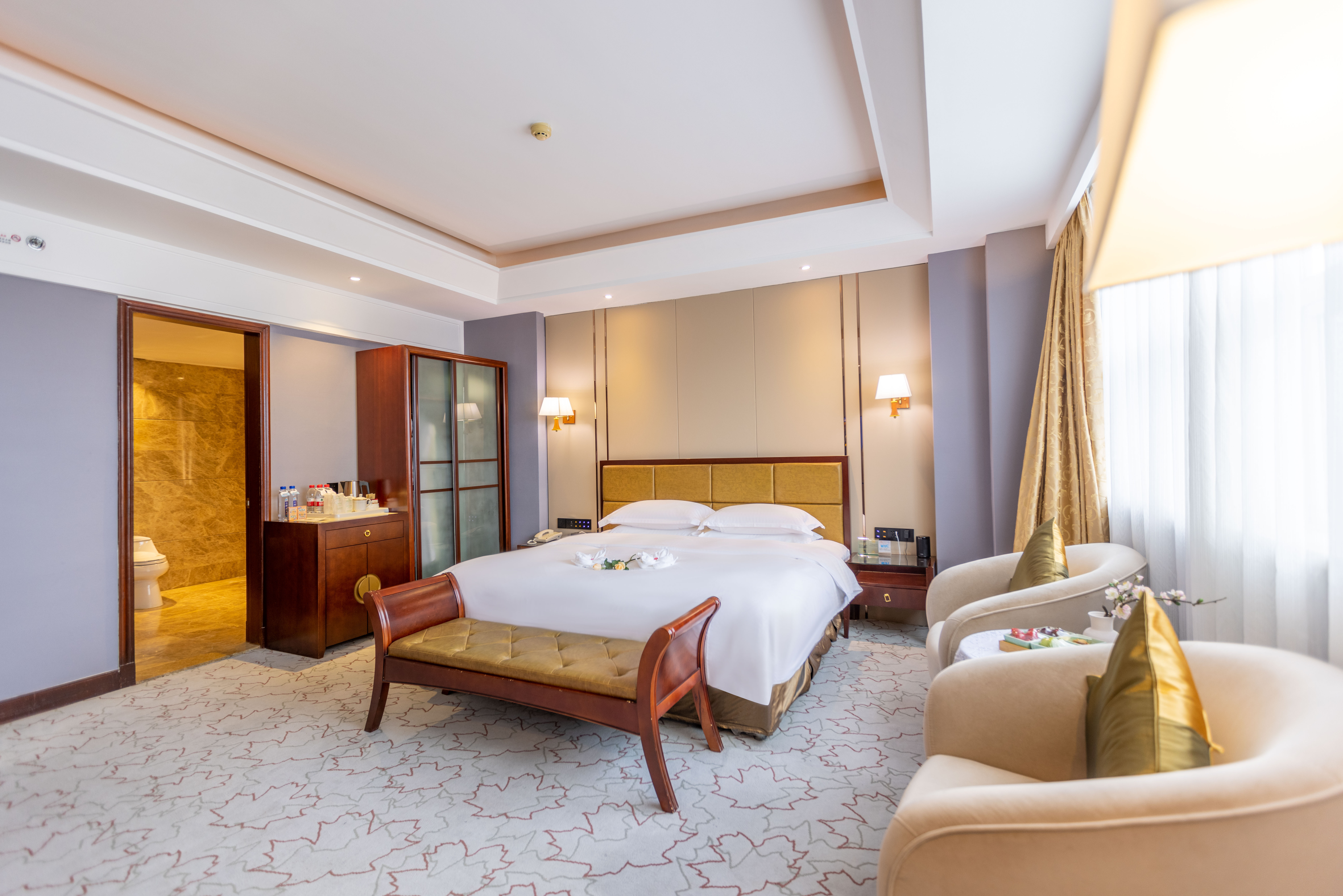 智能行政大床房（小度音箱+助眠床垫）