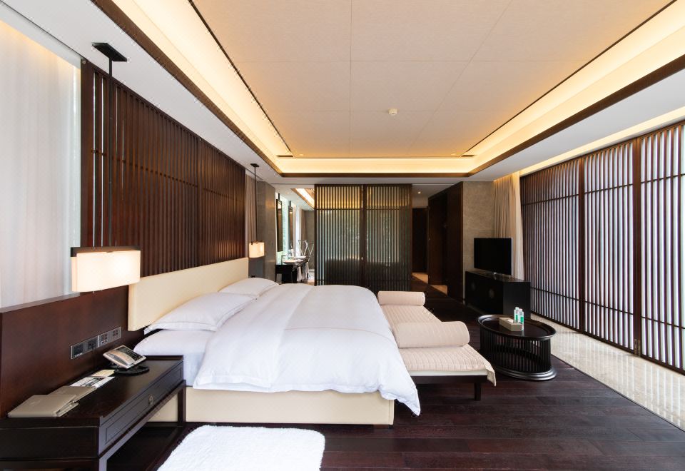 Hongzhushan Hotels & Resorts Chanyi ShanjuZen Mountain Grand Family Suite (In-Room Hot Spring)