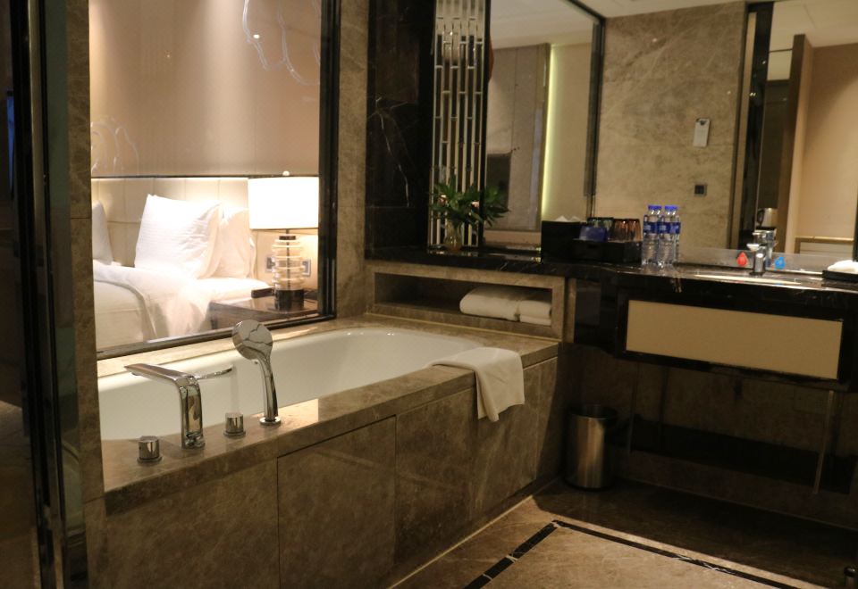 荷里活雙床房（金可兒床墊+AccaKappa洗護+休閑浴缸）